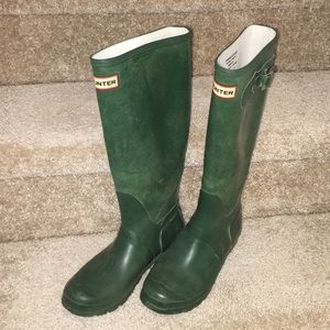 Green size 7 Hunter Rain Boots
